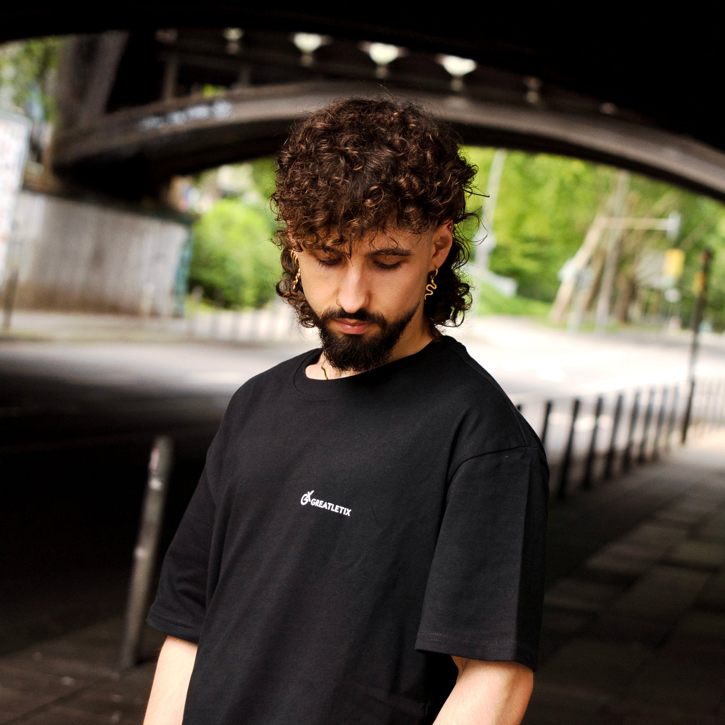 "IT'S TOO ... LET'S GO" Oversize-Shirt