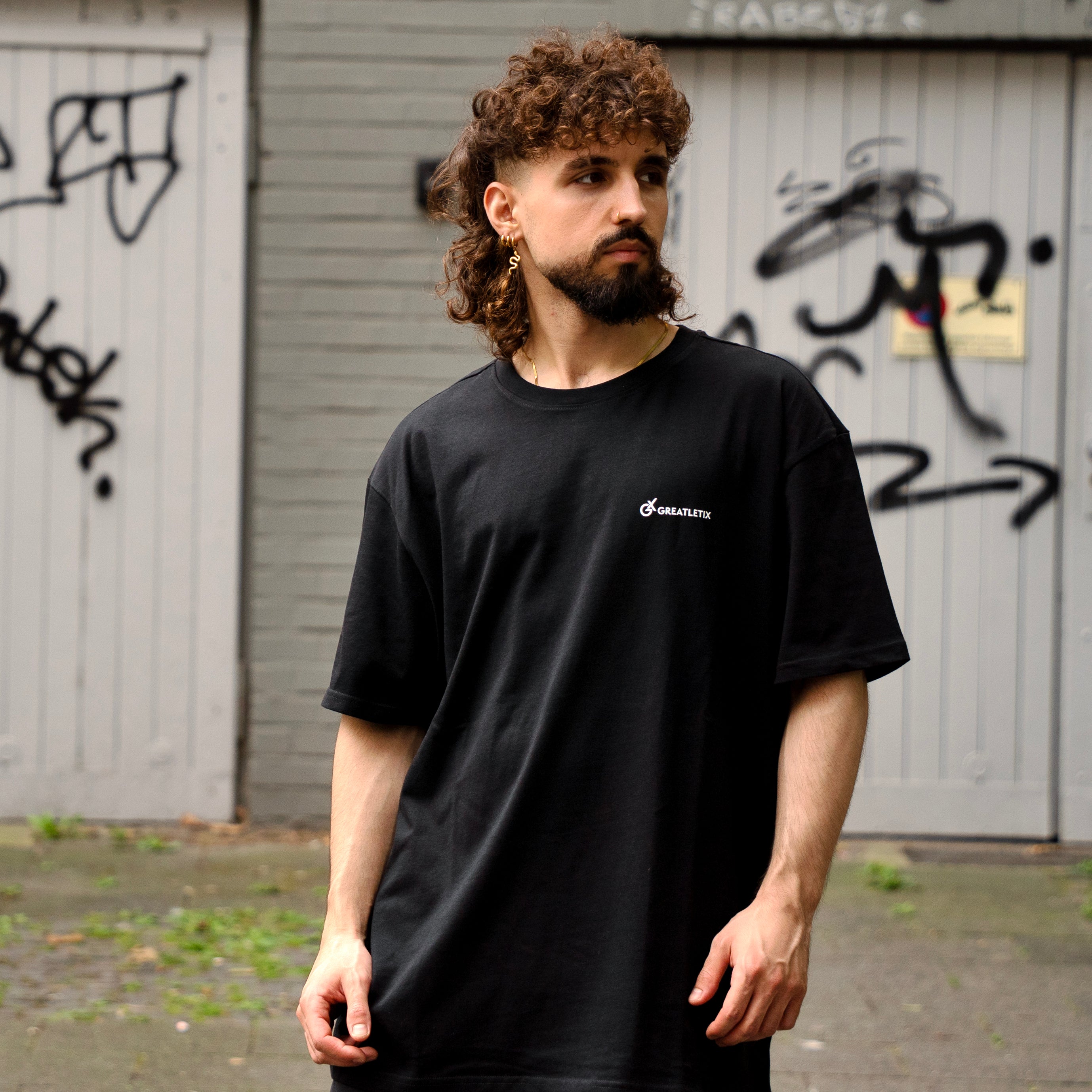 "ME vs ME" Oversize-Shirt