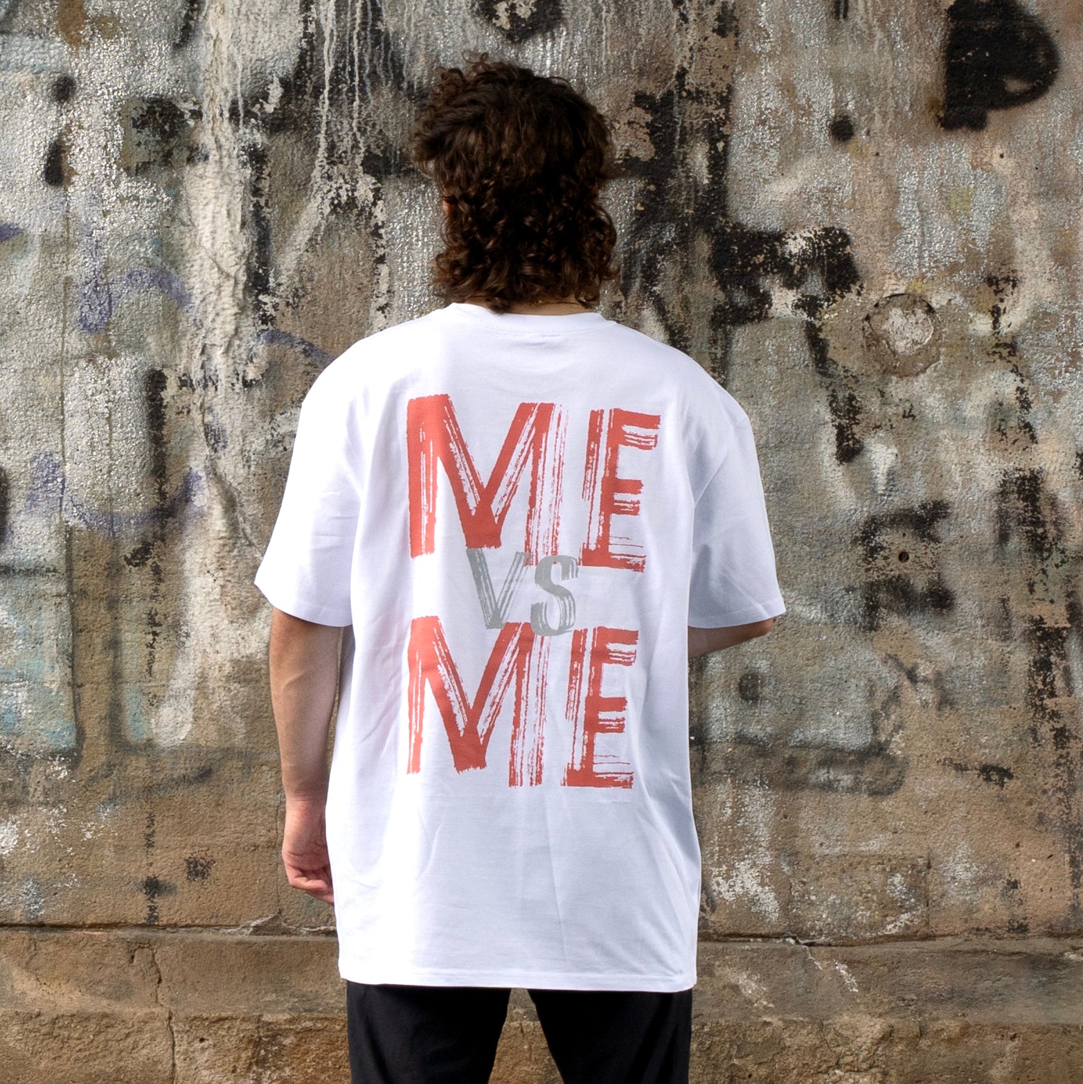 "ME vs ME" Oversize-Shirt